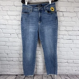 Judy Blue Jeans Women’s 9/29 Relaxed Fit Raw Hem Stretch Embroidered Sunflower - Picture 1 of 11