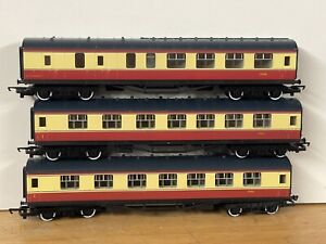 3 Hornby OO Gauge Model Railway Stanier Red And Cream Coaches