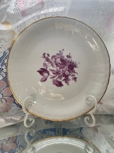 Porzellan aus Frankreich rosa lila Blumenmuster Abendessen Lunchteller burgundisch gold - Bild 1 von 5