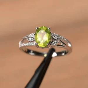 1.75 Ct Oval Cut Lab-Created Peridot Split Shank Leaf Ring 14K White Gold Plated - Picture 1 of 7