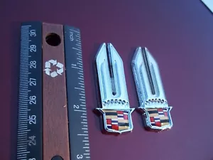 70s-90s Cadillac CHROME Tail Light Emblem 2 PC - Bild 1 von 3