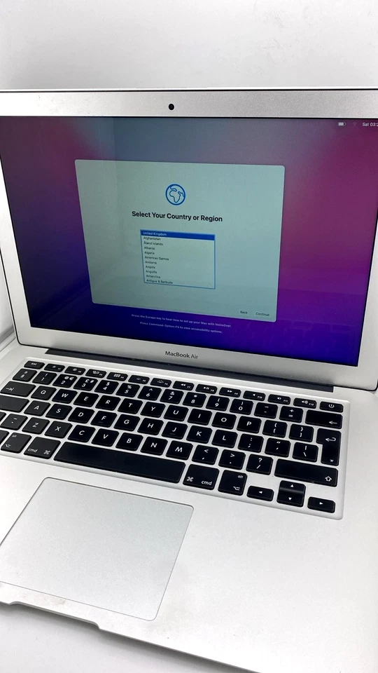 MacBook Air 13 inch Intel Core i5 1.8Ghz 2017 8GB RAM 256GB SSD A1466 Grad B UK - Image 1 of 4