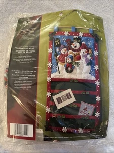 Bucilla MUÑECOS DE NIEVE NAVIDAD TARJETERO Fieltro Pared Colgante Kit Totalmente NUEVO - Imagen 1 de 6