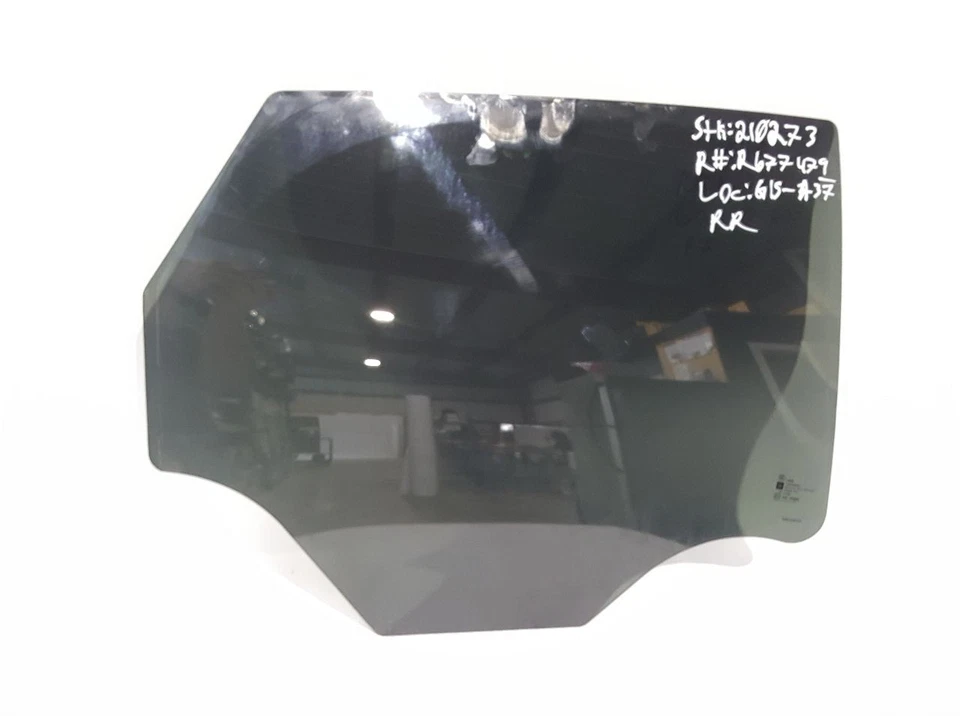 Rear Right Door Glass OEM 2010 2011 2012 2013 2014 2015 2016 Cadillac SRX - Image 1 of 4