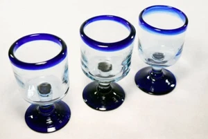 Juego de 3 copas mexicanas sopladas a mano de 5" con borde azul cobalto - Imagen 1 de 6