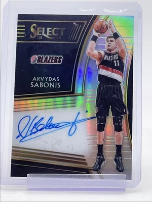 ARVYDAS SABONIS 2018-19 SELECT SIGNATURES SILVER PRIZM AUTO /199 Q5972 - Image 1 of 2