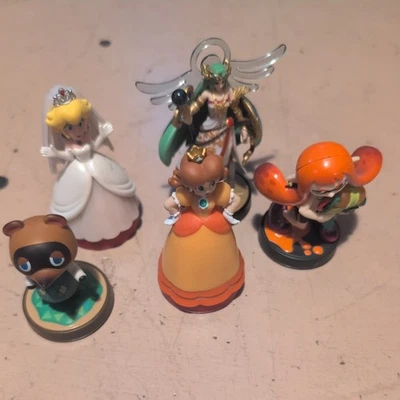 Nintendo amiibo lot - loose figures - Image 1 of 4