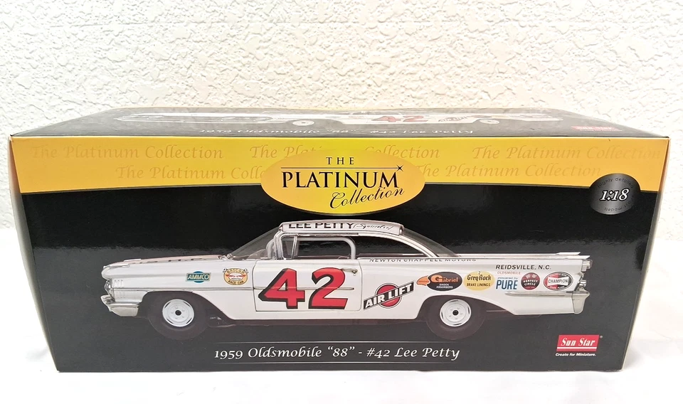 Sellado NUEVO SUNSTAR The Platinum Collection 1959 Oldsmobile “88” #42 Lee Petty Foto 1 de 4
