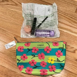 Clinique 5 pc makeup and skincare travel set - Picture 1 of 6
