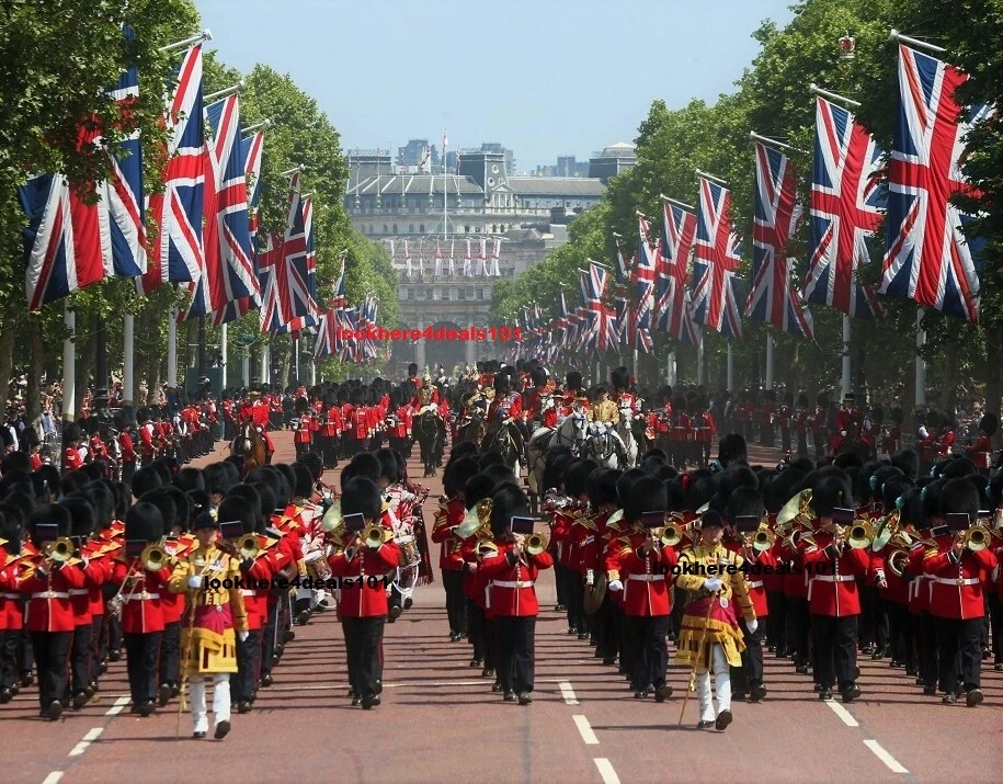 QUEEN ELIZABETH Photo 4x6 Platinum Jubilee Trooping the Colour 96th Birthday - Image 1 of 1