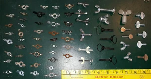 20GG08 SURTIDOS DE TUERCAS Y TORNILLOS DE PULGAR, 60 PIEZAS, BUEN ESTADO - Imagen 1 de 5