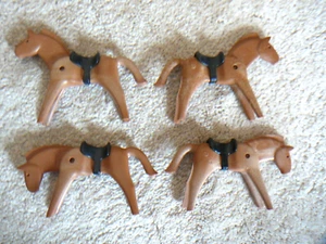 Playmobil 1974 Early Style Four Light Brown Horses with Saddles - GEOBRA - Picture 1 of 2