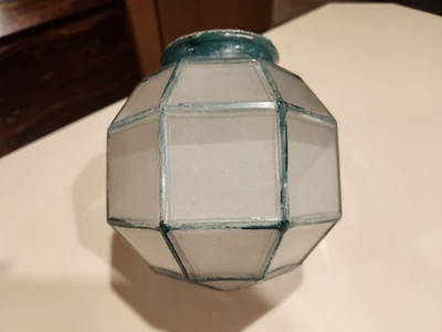 Antigua lámpara de vidrio geométrico esmerilado Art Deco pantalla de globo de luz Foto 1 de 4