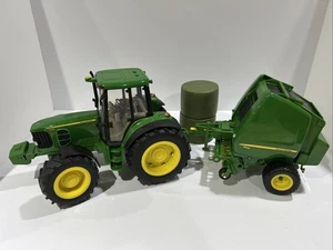Ertl Britains 1/16 Scale John Deere 7330 & 854 Harvester. 2 Alfalfa Bails - Picture 1 of 9