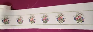 PRETTY PRINTED COTTON  FLORAL BORDER - Picture 1 of 3
