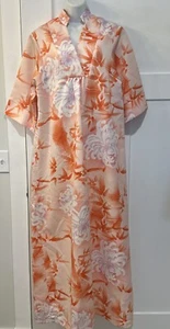 Maxi abito vintage BJ's Fashion Hawaii arancione floreale Tiki Mod Maxi Muumuu caftano - Foto 1 di 7