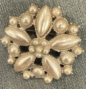 Broche prendedor de perlas de imitación joyería vintage - Imagen 1 de 3