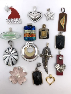 Lote de 15 Dijes Colgantes Collar Materiales Mezclados Vidrio Estrás Etc Foto 1 de 4