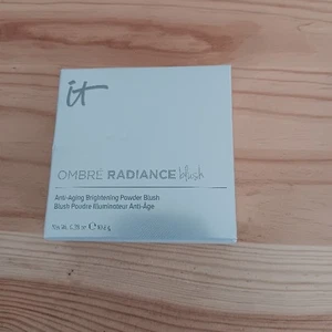 It Cosmetics Ombre Radiance Powder Blush - Naturally Pretty 0.38oz - Picture 1 of 6