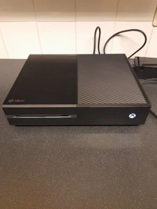 Xbox One 1540 Console - 500GB + Power Lead - Picture 1 of 19
