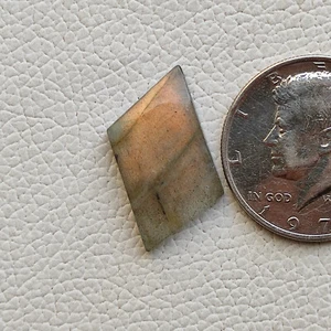 Flashy labradorite cabochon feldspar labradorite gemstone for jewelry R13072 AU - Picture 1 of 5