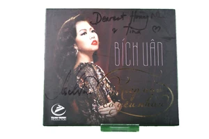 Bich Van - Kiep Nao Co Yeu Nhau  CD SIGNED AUTOGRAPHED Twice - Picture 1 of 5