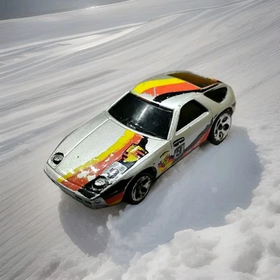 Vintage Mattel Hot Wheels 1:64 Prata Metálica Porsche 928  - Imagem 1 de 2