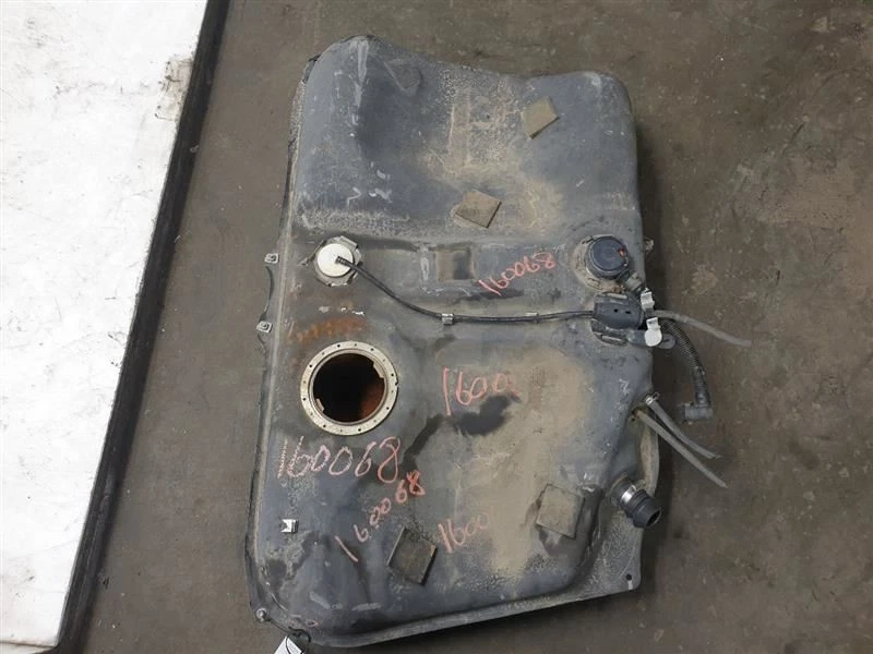 00-03 TOYOTA SOLARA SE 3.0L 6CYL GAS FUEL TANK ASSEMBLY  - Image 1 of 4