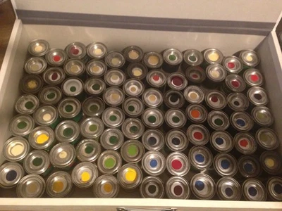 GRAN COLECCIÓN DE PINTURAS MODELO BUS MÁS DE 100 LATAS-BOTELLAS Foto 1 de 4