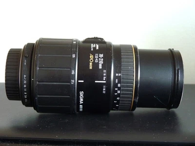 Sigma 70-210mm APO 3.5/4.5 Macro lens Pentax fit - Image 1 of 4
