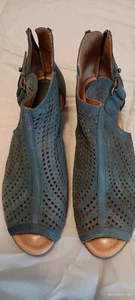 Earth Brand Peep Toe, Lazer Cut Moroccan Blue Taupe, Soft Suede Shorties Size 8M - Picture 1 of 6