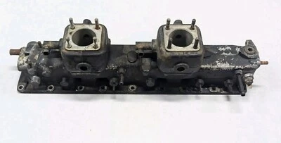 Jaguar XJ6 1976 serie 2 colector de entrada 4,2 (para configuración de doble carburador Stromberg)  Foto 1 de 4