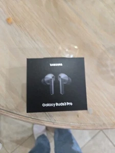 Samsung Galaxy Buds3 Pro True Wireless Earbuds - Silver (SM-R630) NEW SEALED - Photo 1 sur 3