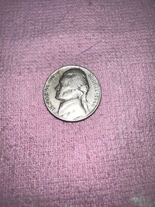 Moneta rara del dopoguerra Jefferson Nickel 1946 NO MINT MARK - Foto 1 di 2