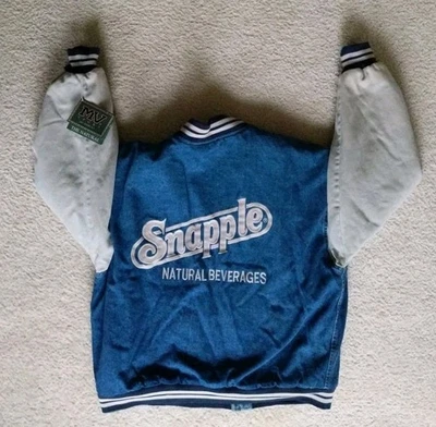 Chaqueta Universitaria De Colección Años 90 MV Sport Snapple Bebidas Naturales Denim Bomber XL  Foto 1 de 4