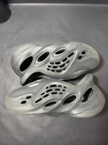 Runner Yeezy Foam Taglia 6 M Onice