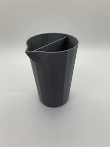 8oz Paint Pouring Cup, Acrylic Paint, 2 Compartment Split Cup, Fluid Art suppli - Picture 1 of 3