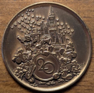 Moneda de Bronce Walt Disney World 1971-1991 Medalla Ficha 20 Años Mágicos - Imagen 1 de 4