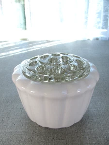 White Pottery Co California Vase Planter M9 W/Clear Flower Frog 5.5” Tall - Picture 1 of 10