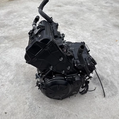 2024 20-24 KAWASAKI EX650 R P Z650 Complete ENGINE MOTOR Running **DAMAGED** - Image 1 of 4