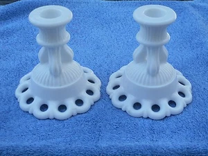 Vintage WESTMORELAND Milk Glass Candlestick Holders Pair DORIC LACE w/ Labels - Picture 1 of 7