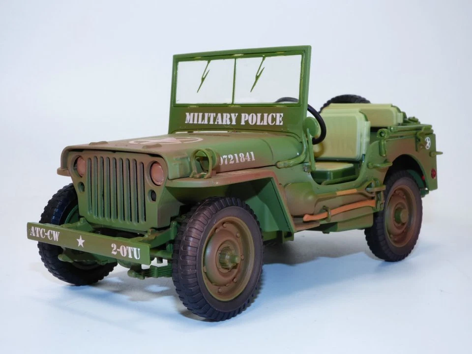 Jeep Willys Ejército de EE. UU. POLICÍA MILITAR versión salie 1/18 Foto 1 de 1