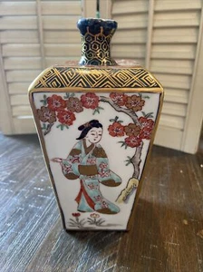 Japanese Imari-ware Colored porcelain FLOWER VASE - Picture 1 of 10
