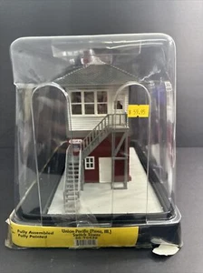 MTH Railking O/O-27 Lighted Union Pacific (Pana III) Switch Tower #30-90430 EX - Picture 1 of 5