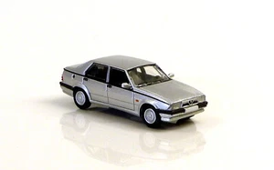 Alfa Romeo 75 silver PCX 870053 1/87 - Bild 1 von 2