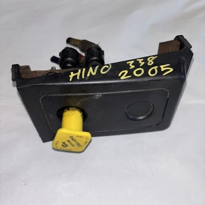 05 06 07 HINO 268 338 PARKING BRAKE BUTTON TESTED GOOD SEE PICS - Image 1 of 3