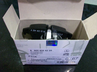 OEM GENUINE MERCEDES BENZ NEW REAR BRAKE PADS W/ SENSOR 08-14 C300 C350 C250 - Image 1 of 2