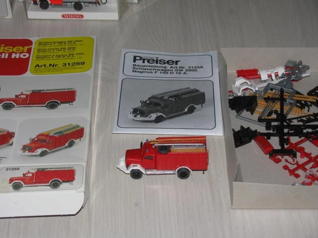 Preiser 31259 Feuerwehr Schlauchwagen SW 2000 Magirus F 150 D Bausatz - Bild 1 von 1