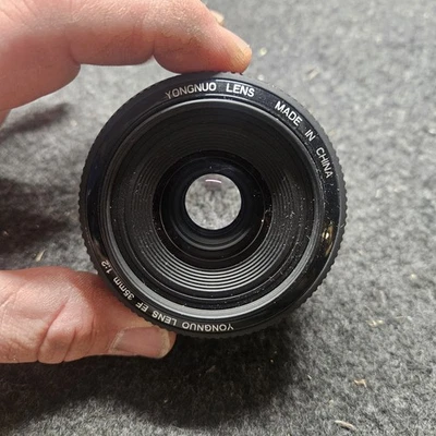 Lente YONGNUO YN 35 mm f/2 para Canon EF Foto 1 de 4