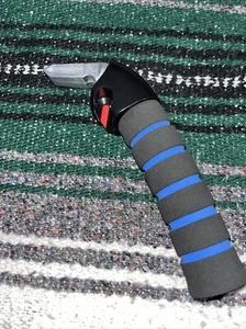 Car Assistant Support Handle Glass Breaker Seat Belt Cutter All In One! - Picture 1 of 5